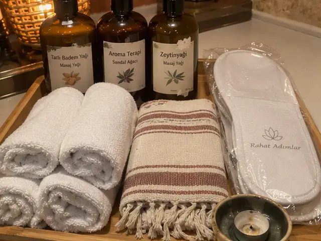 Tatlı badem, aromaterapi ve zeytinyağı; havlu, peştemal ve terlik — Firuzağa, Masaj Salonun